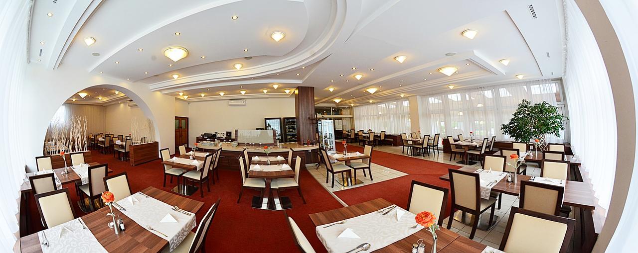 Alexandra Sport Hotel Púchov Eksteriør bilde
