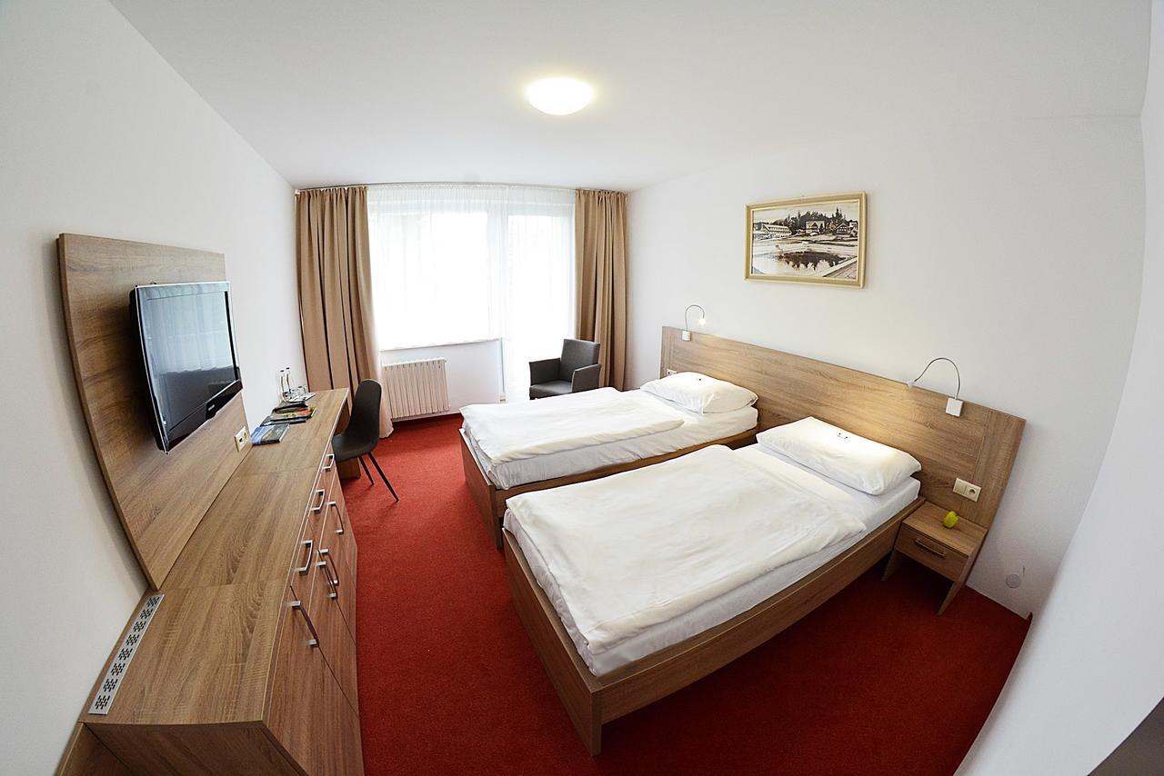 Alexandra Sport Hotel Púchov Eksteriør bilde